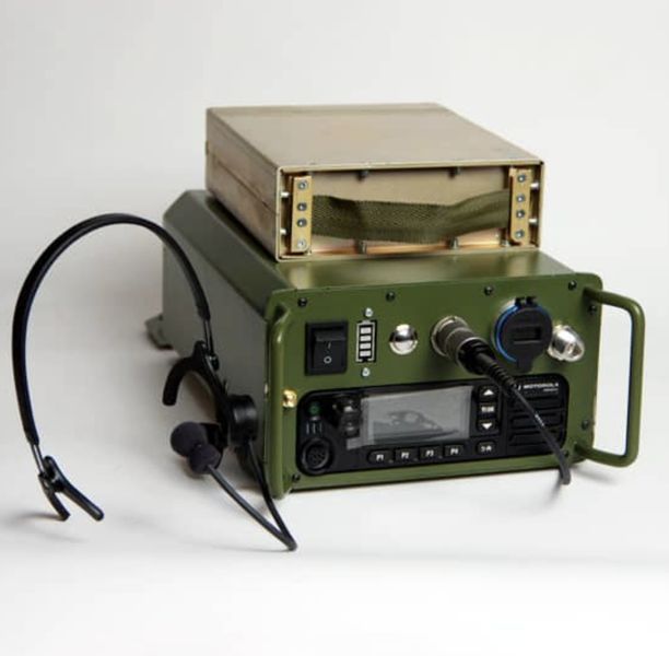 Комплект TRMK-MOT + цифрова автомобільна радіостанція Motorola DM4600e UHF HP trmk_mot_motorola_dm4600e_uhf_hp фото